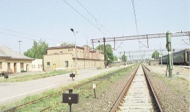 Ełk, dworzec kolejowy od strony peronów, 14.05.1993 (2). Fot. J....